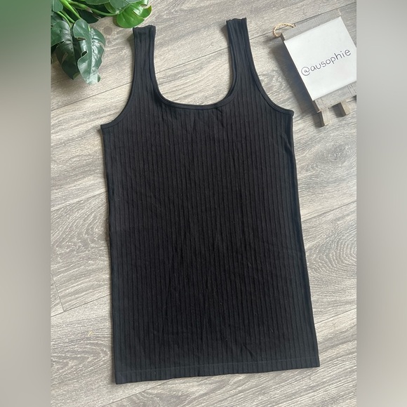 Grace & Lace Perfect Fit Seamless Ribbed Tank in black. Size OS - Picture 6 of 9